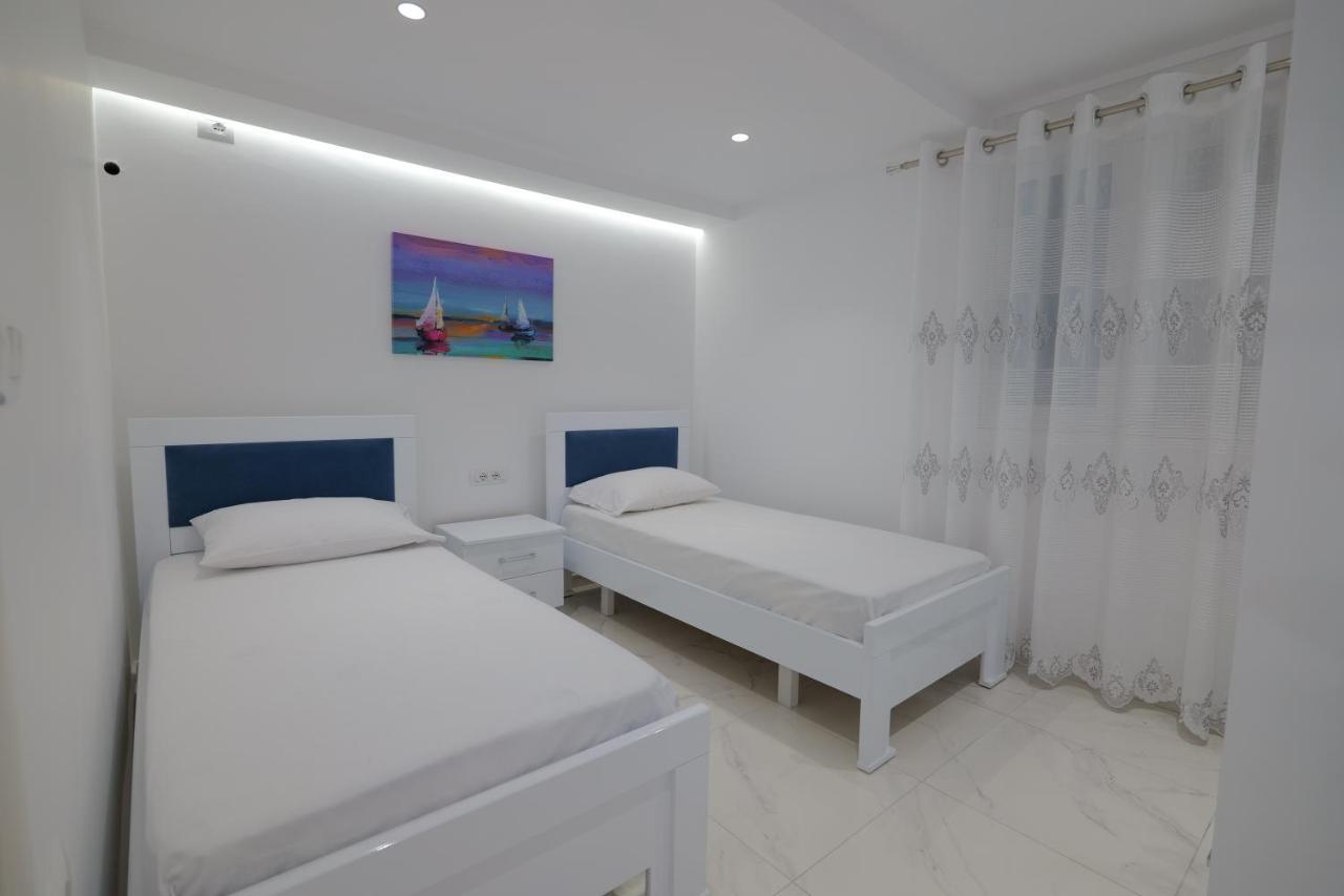 Twins Villa Sarande Exterior photo