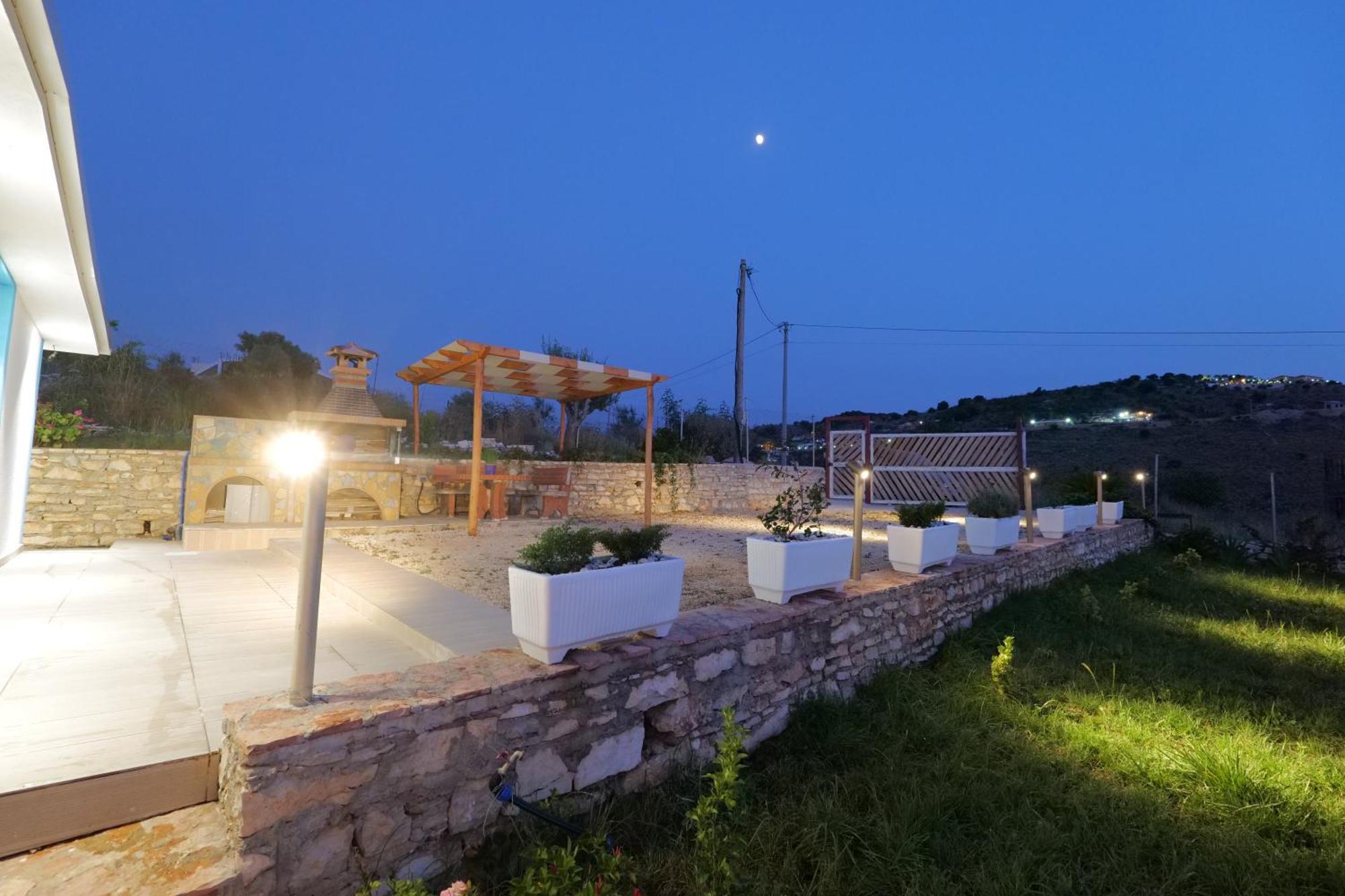 Twins Villa Sarande Exterior photo